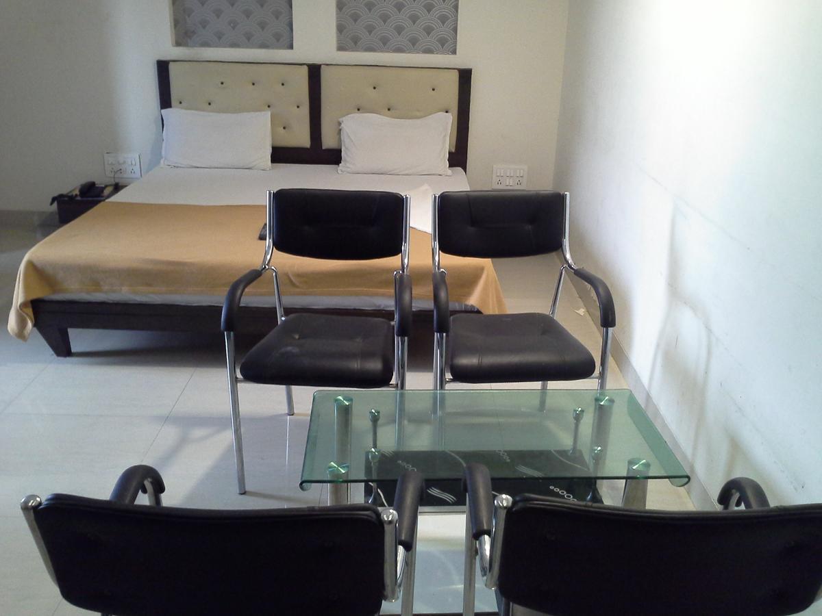 Hotel Galaxy Residency Vasai Exterior foto